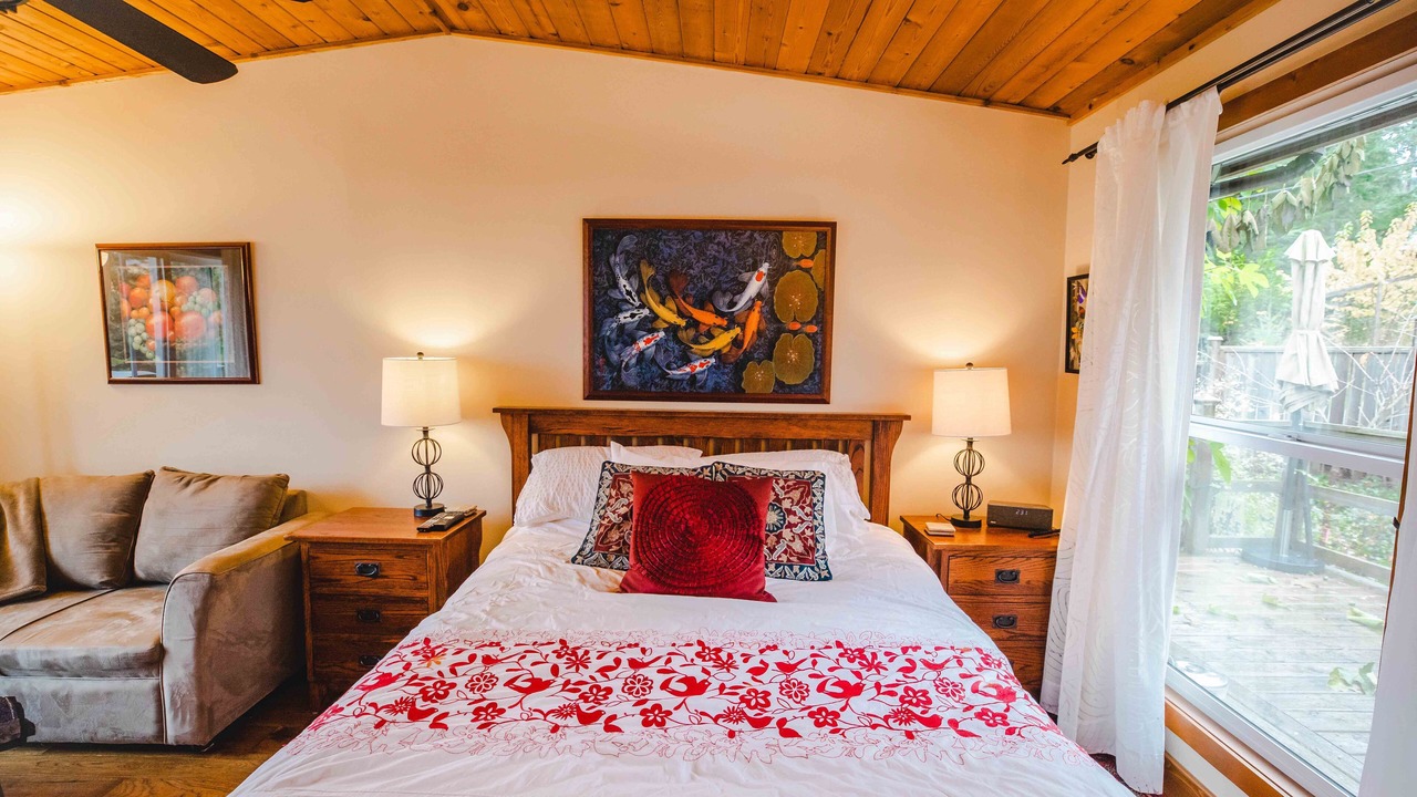 Photo of Bedroom in Salt Spring Island