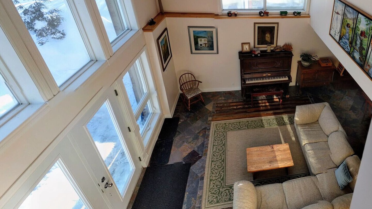 Photo of Livingroom in Mille-Isles