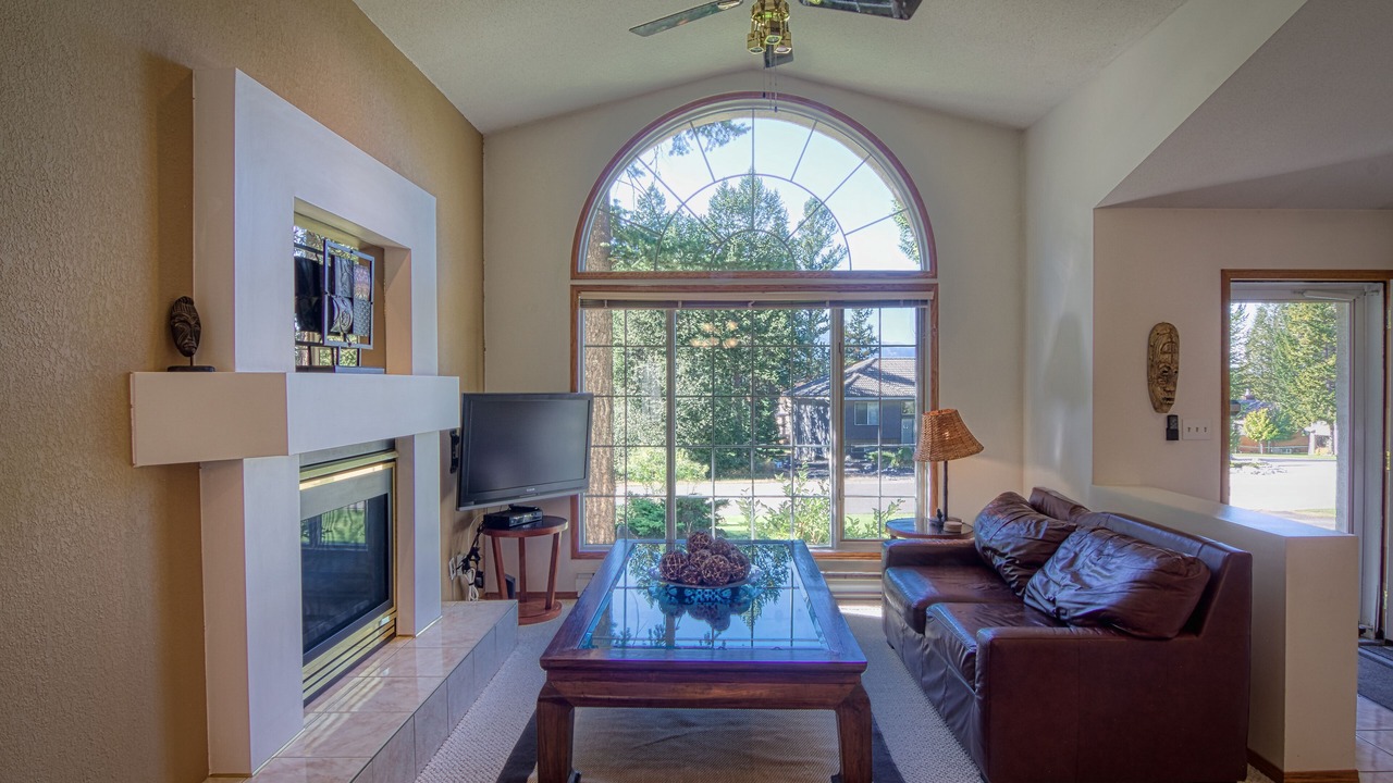 Photo of Livingroom in East Kootenay