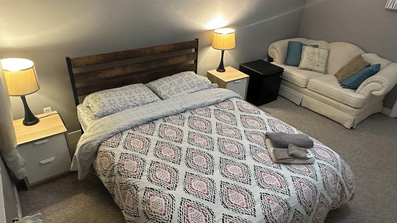 Photo of Bedroom in Saanich East
