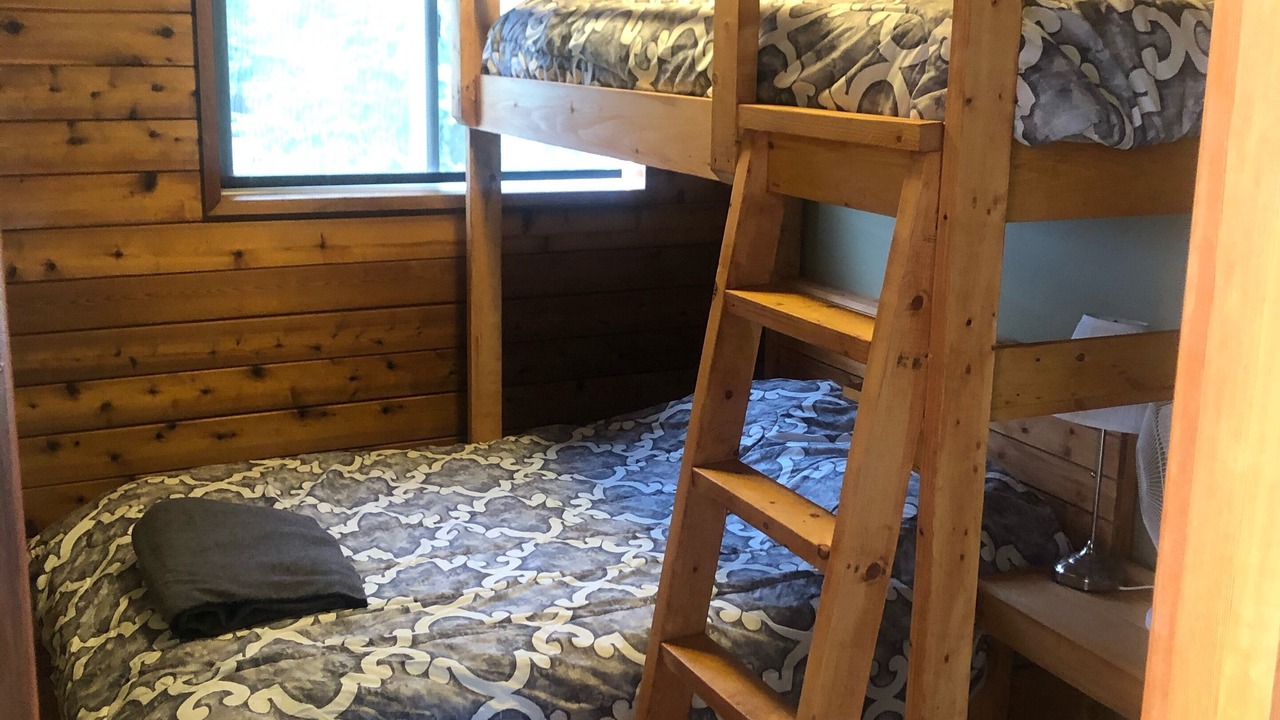 Photo of Bedroom in Deka Lake