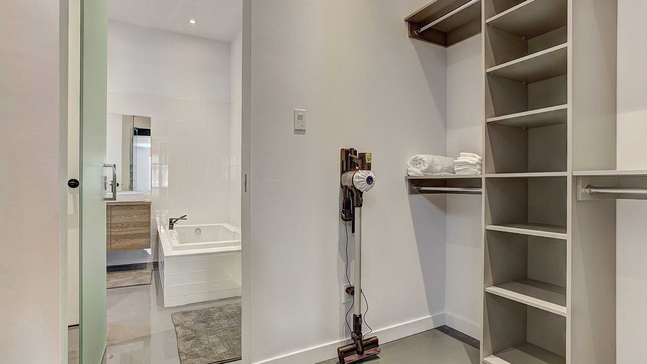 Photo of Bathroom in Pointe-Saint-Charles