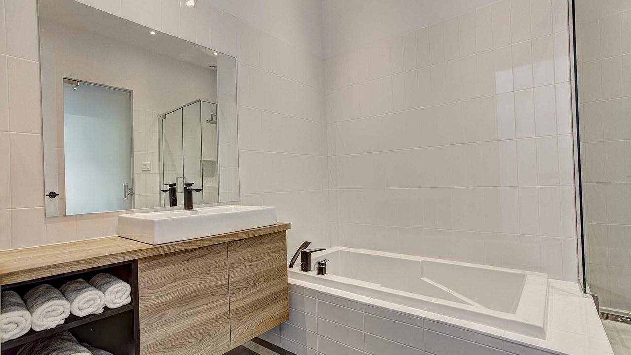 Photo of Bathroom in Pointe-Saint-Charles