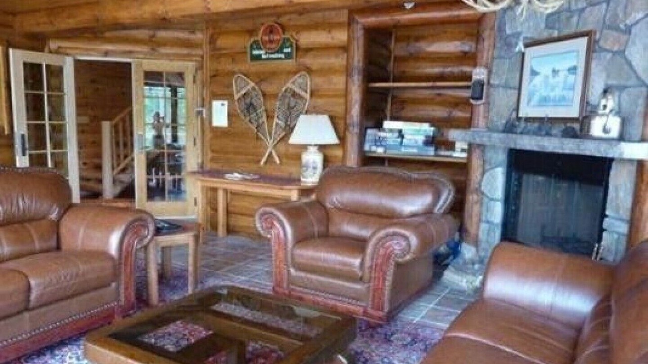 Photo of Livingroom in McKellar