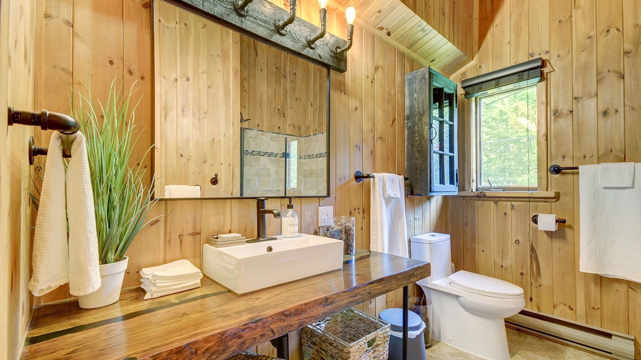 Photo of Bathroom in Lac-Superieur