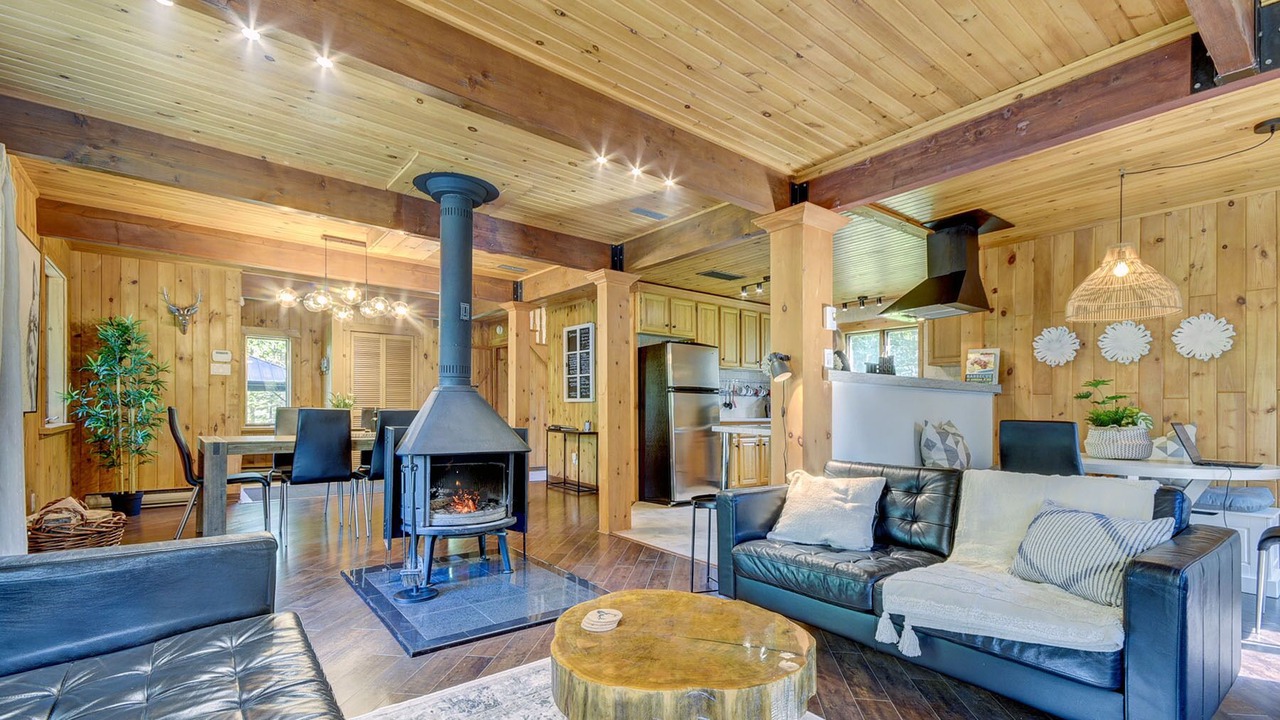 Photo of Livingroom in Lac-Superieur