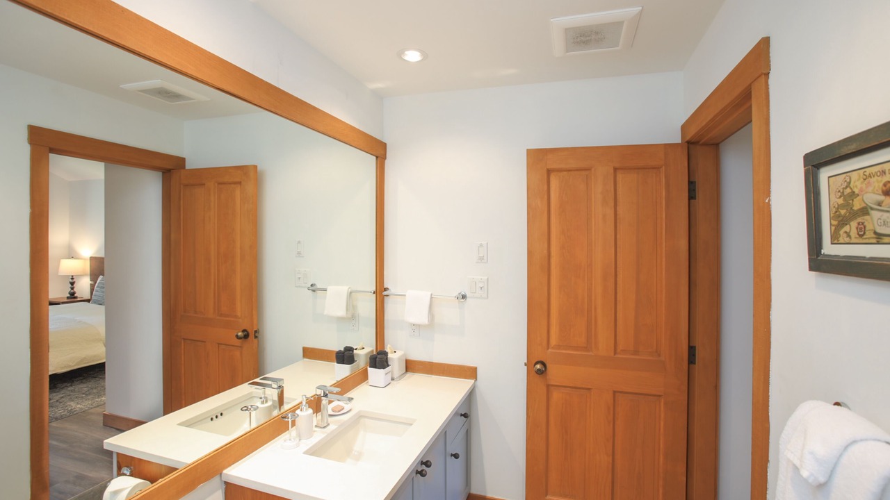 Photo of Bathroom in Upper Village