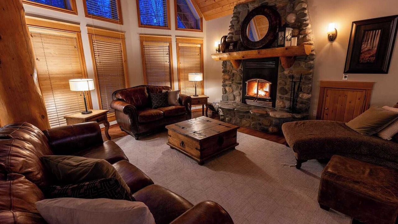Photo of Livingroom in East Kootenay