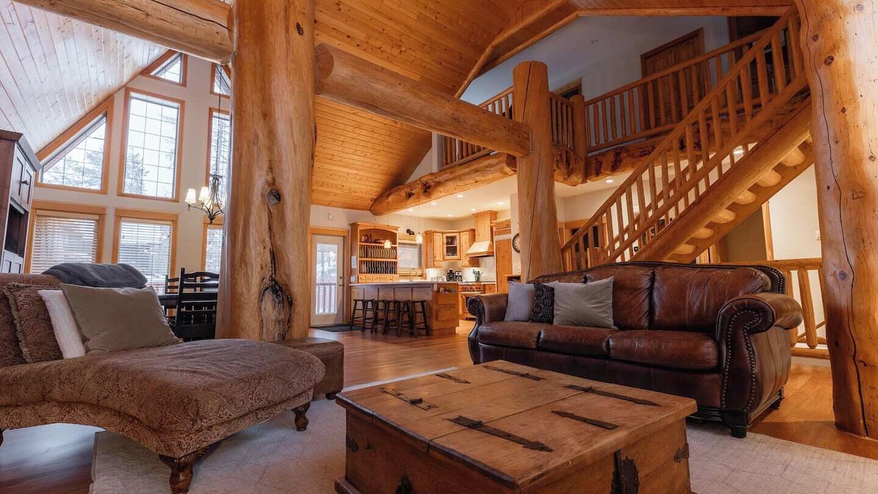 Photo of Livingroom in East Kootenay