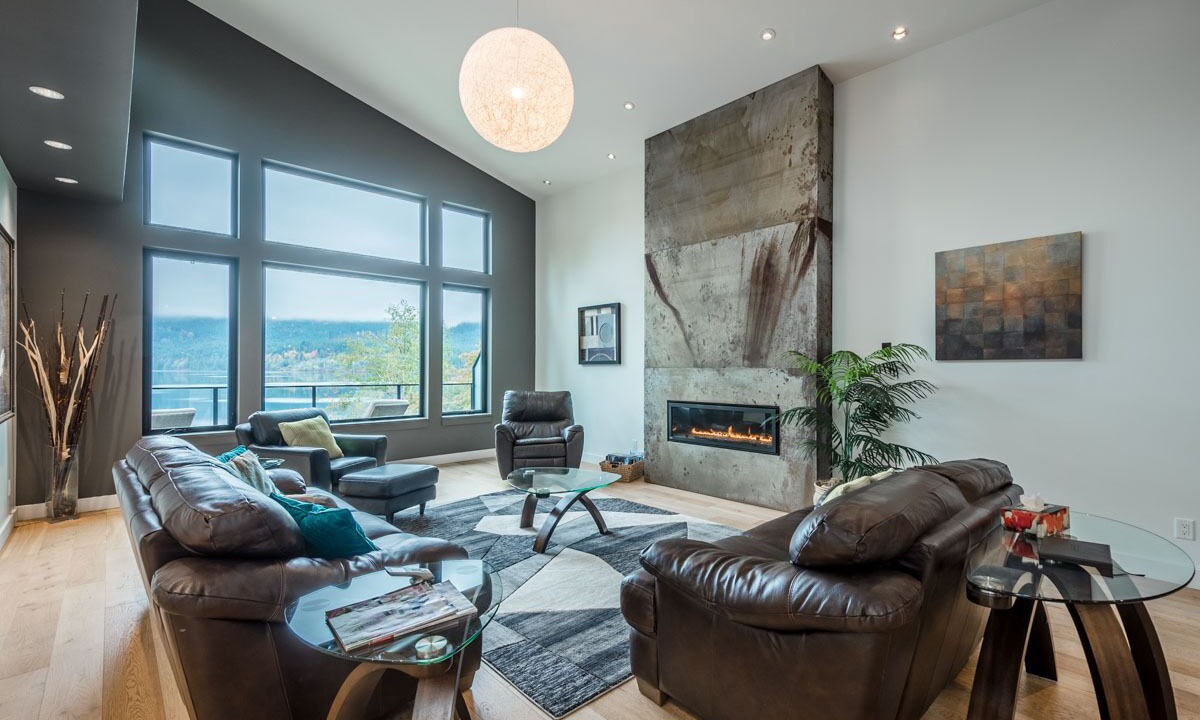 Photo of Livingroom in Sproat Lake