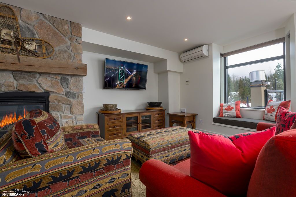 Photo of Livingroom in Whistler Village