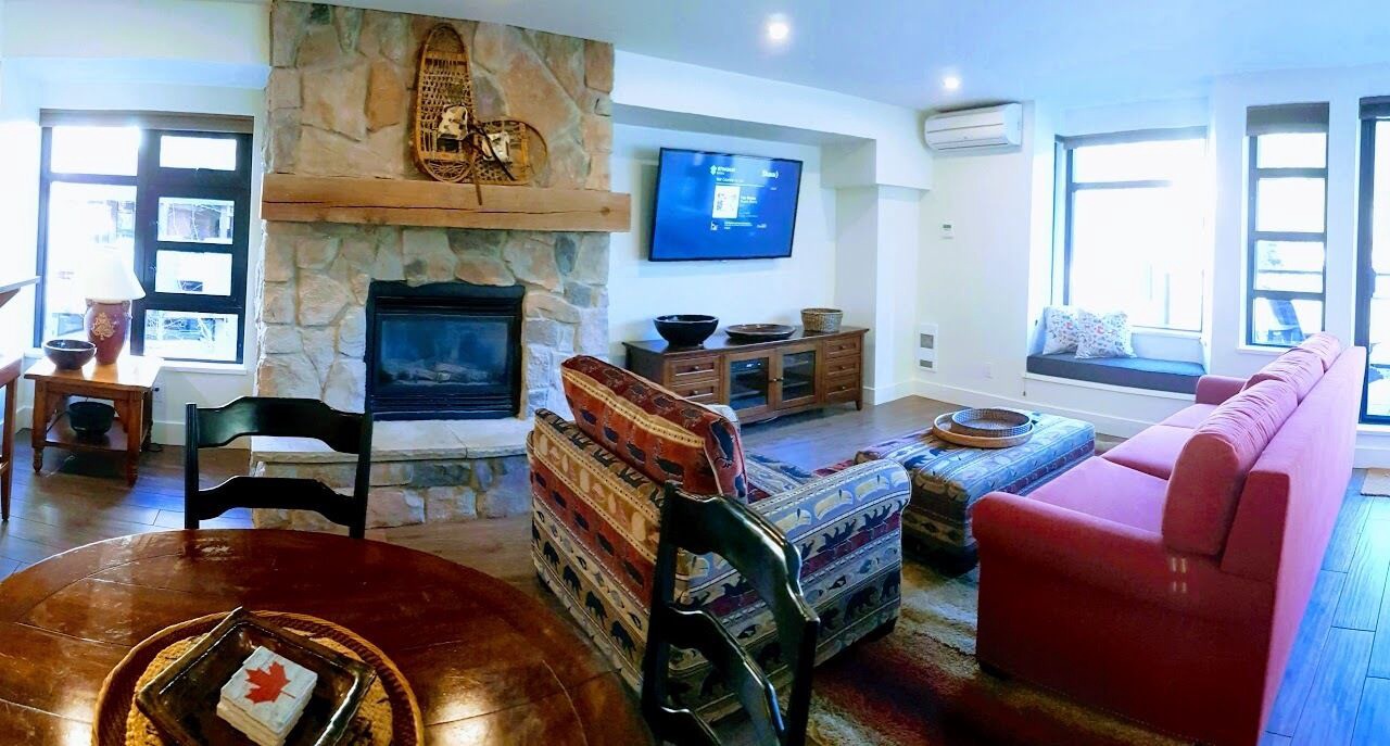 Photo of Livingroom in Whistler Village