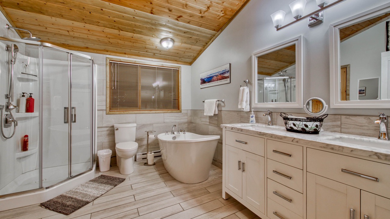 Photo of Bathroom in Sunburst Estates