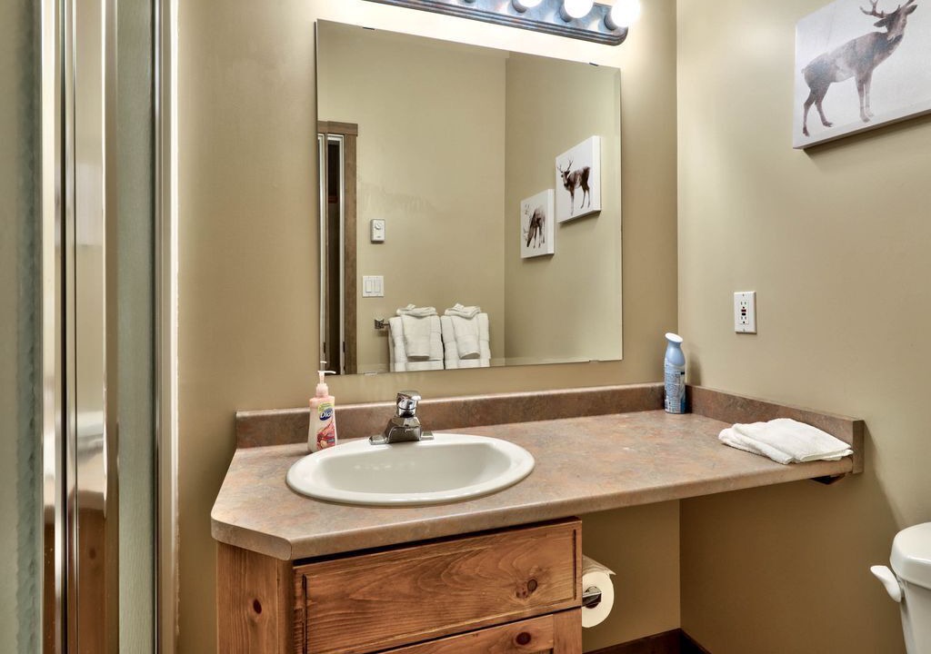 Photo of Bathroom in Sunburst Estates