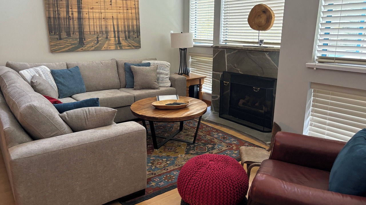 Photo of Livingroom in Upper Village