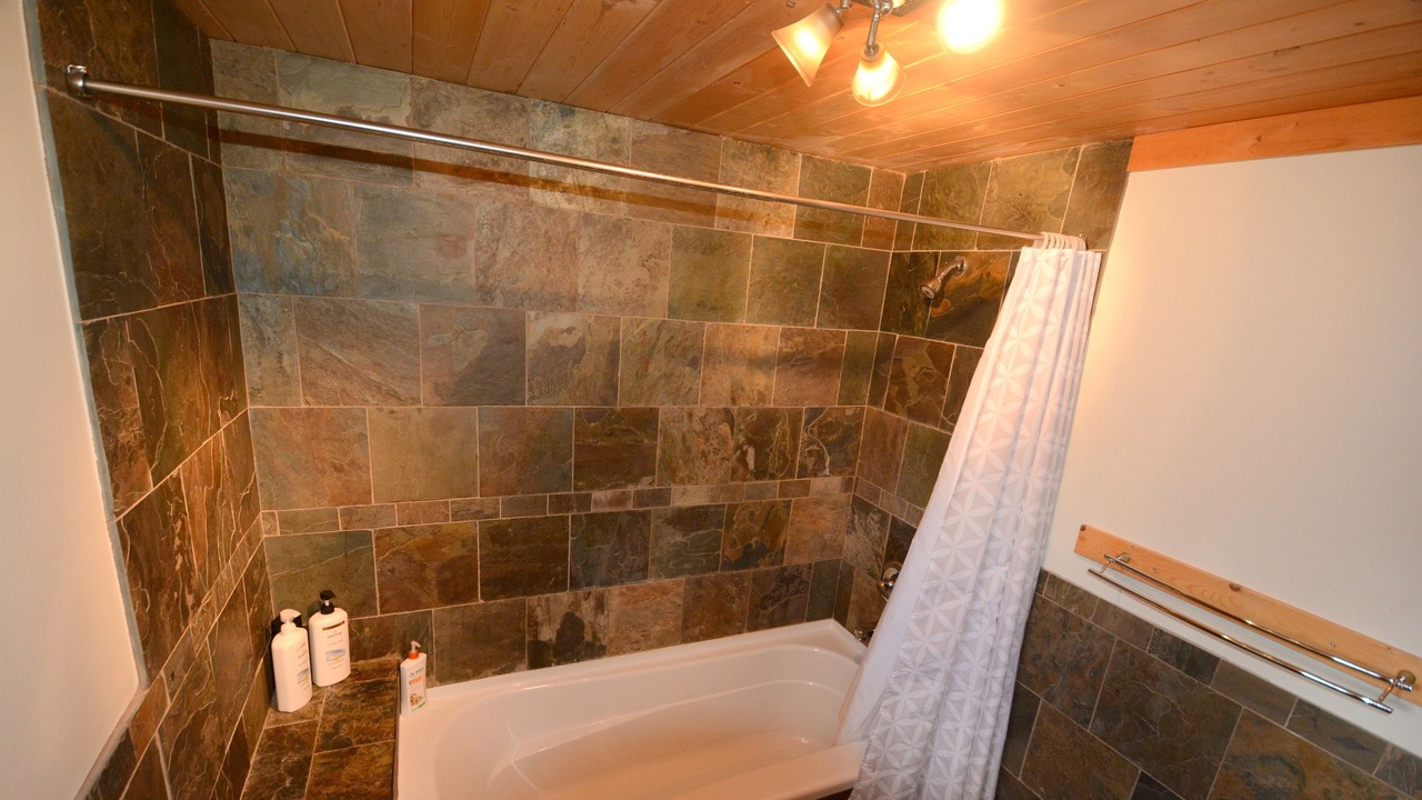 Photo of Bathroom in Blaeberry