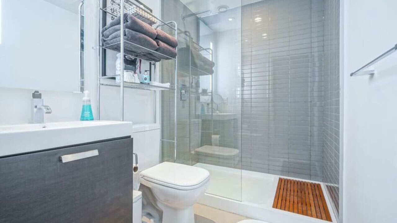 Photo of Bathroom in Fashion District
