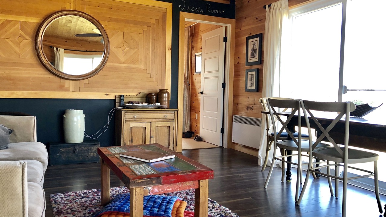 Photo of Livingroom in New Dominion
