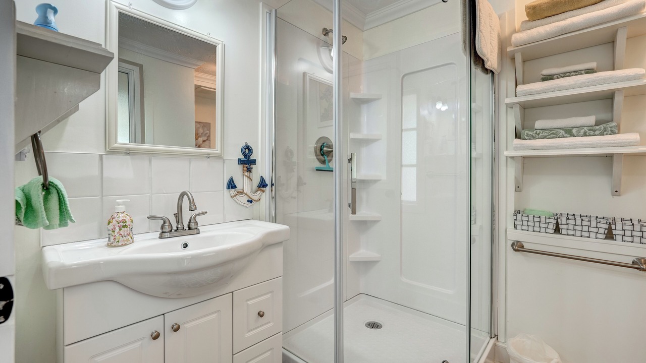 Photo of Bathroom in Okanagan-Similkameen