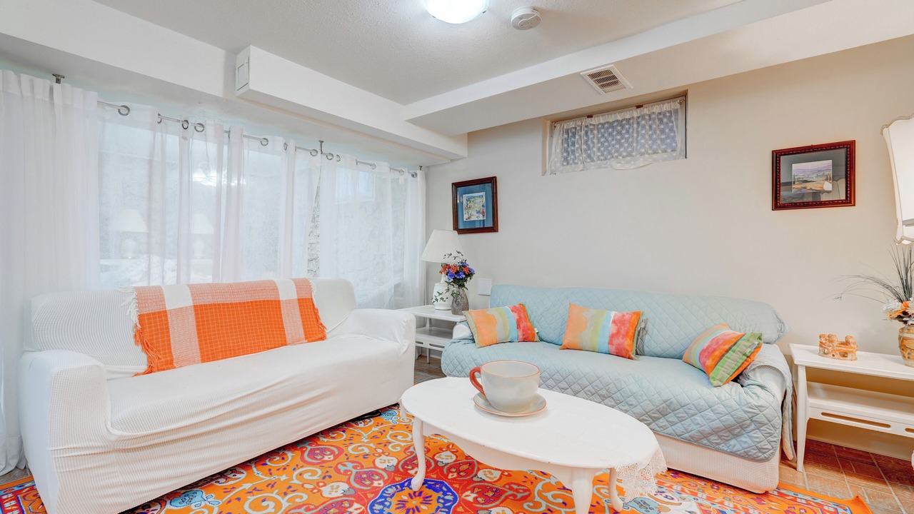 Photo of Livingroom in Okanagan-Similkameen