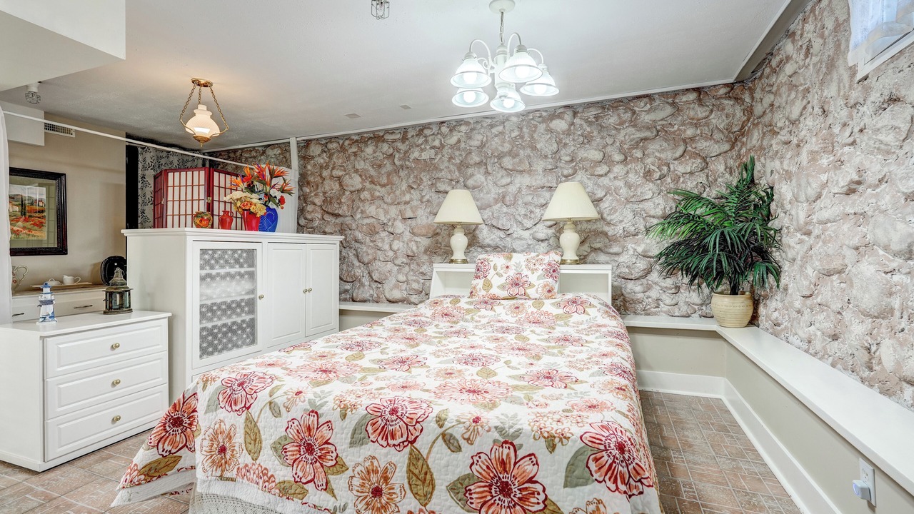 Photo of Bedroom in Okanagan-Similkameen