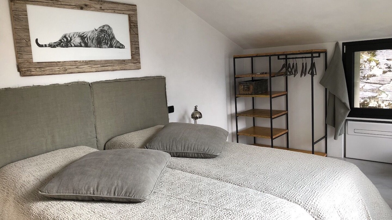 Photo of Bedroom in Torno