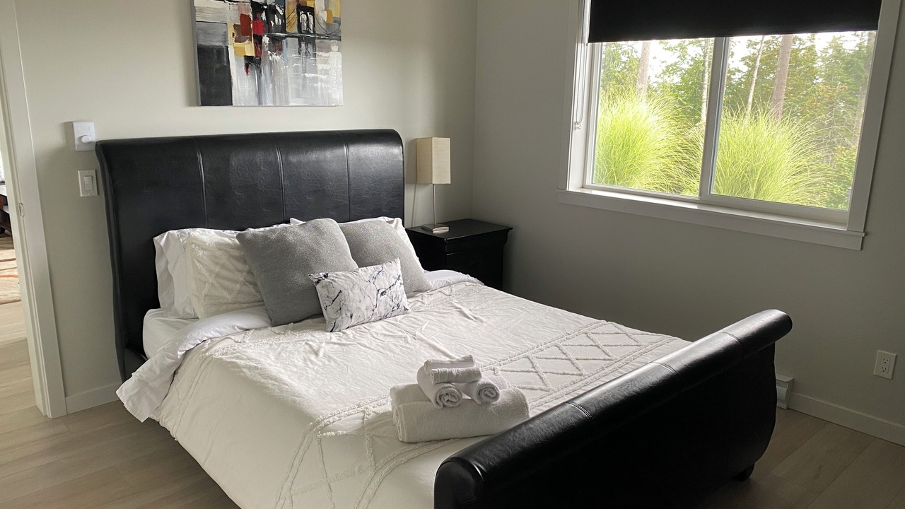 Photo of Bedroom in Colwood