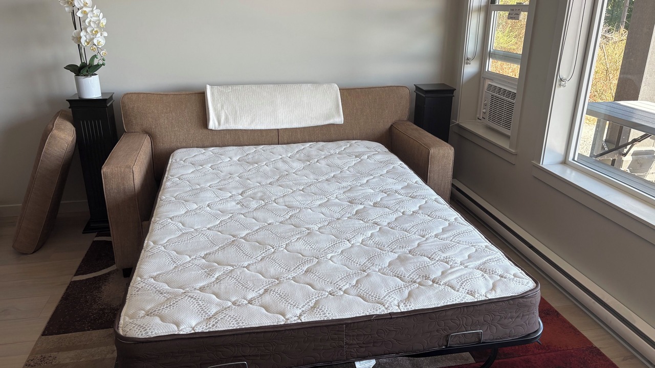 Photo of Bedroom in Colwood