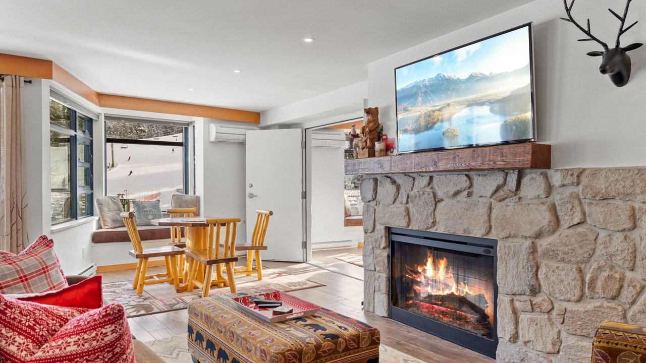 Photo of Livingroom in Whistler Village