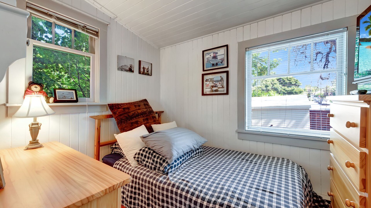 Photo of Bedroom in James Bay