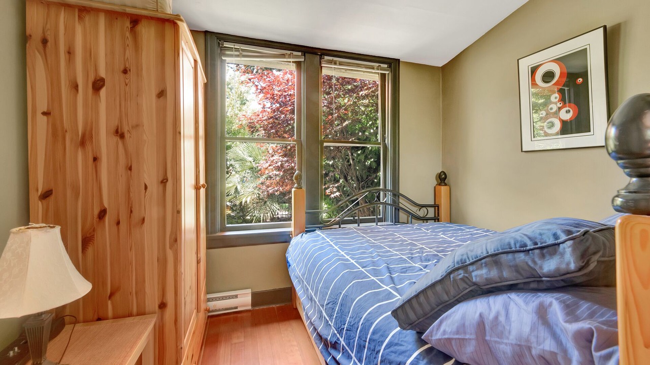 Photo of Bedroom in James Bay