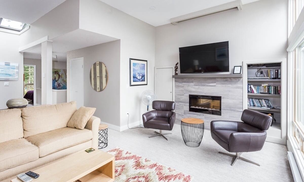Photo of Livingroom in Yellow Point
