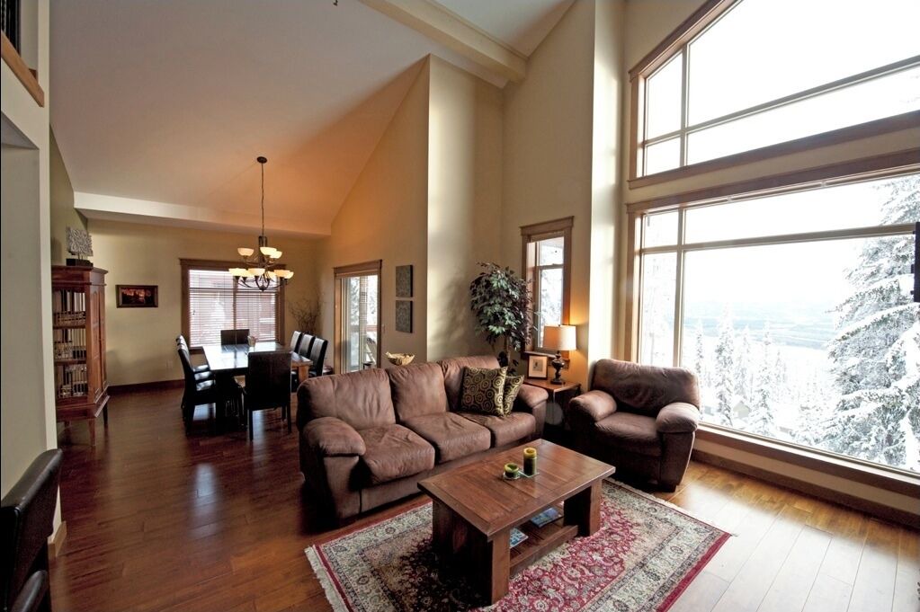 Photo of Livingroom in Snow Pine Estates