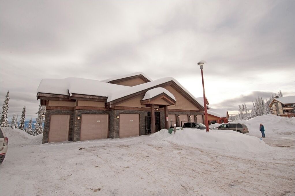 Photo of Outdoor in Snow Pine Estates