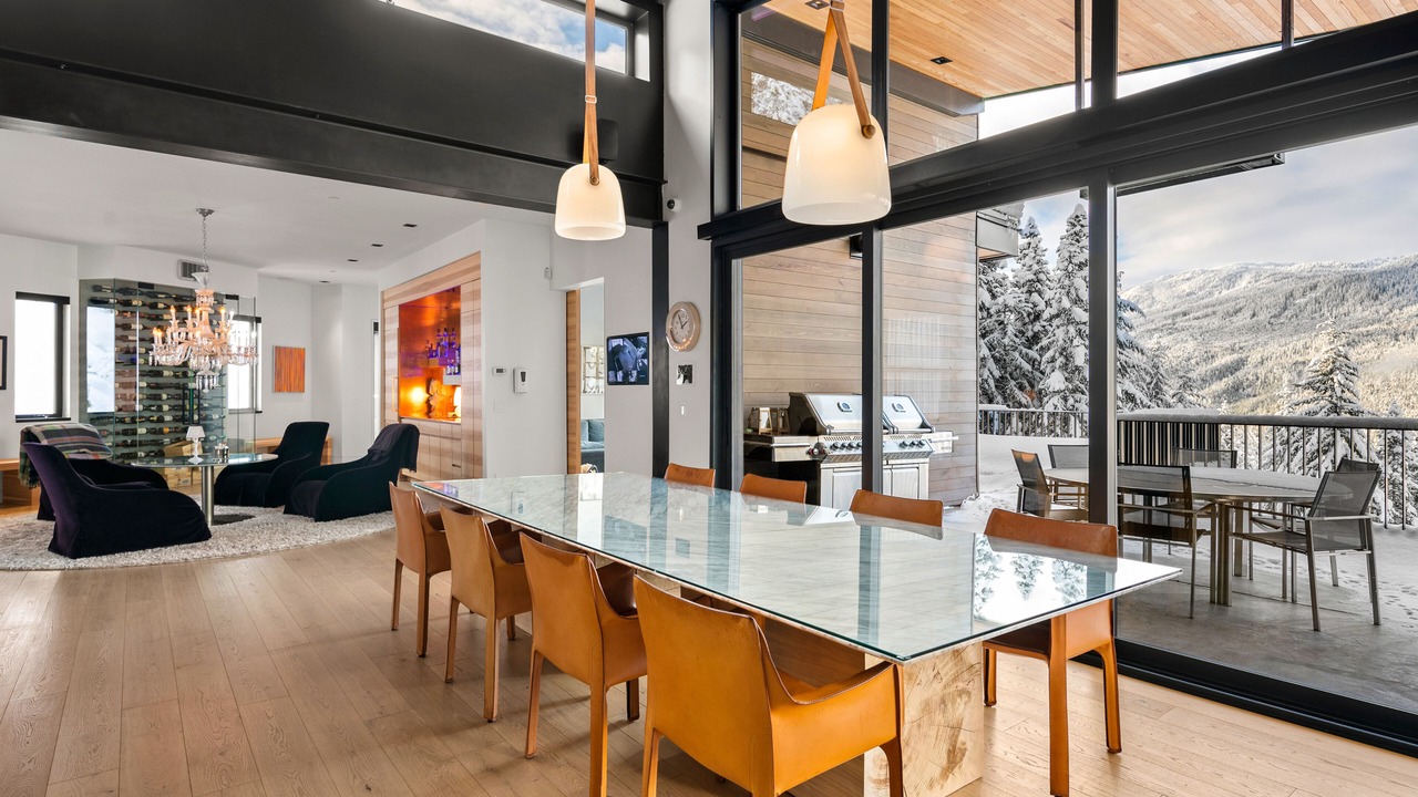 Photo of Livingroom in Whistler Creekside
