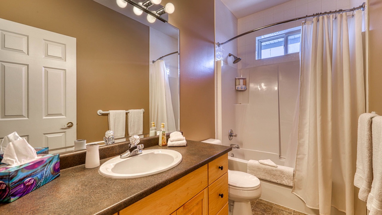 Photo of Bathroom in Sunburst Estates