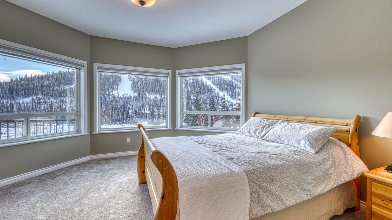 Photo of Bedroom in Sunburst Estates