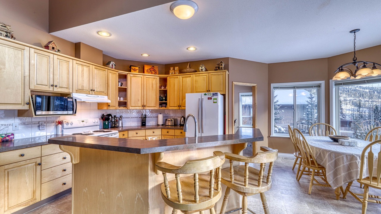 Photo of Kitchen in Sunburst Estates
