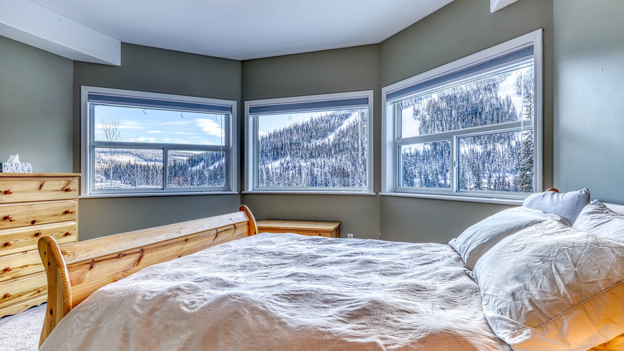 Photo of Bedroom in Sunburst Estates