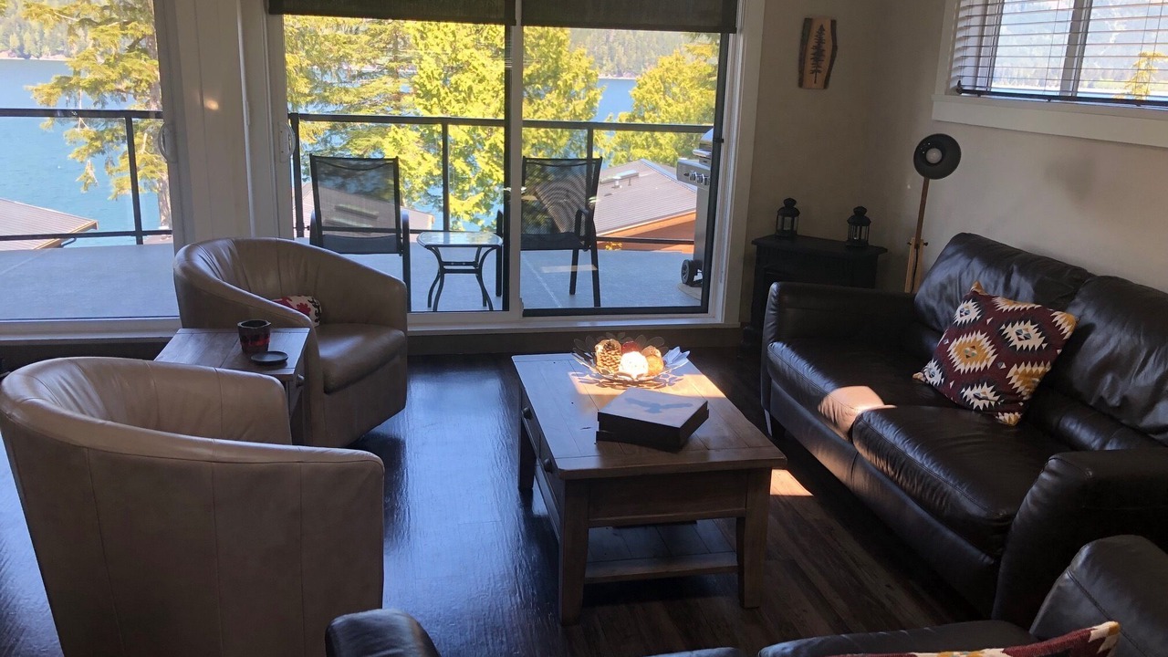 Photo of Livingroom in Port Renfrew