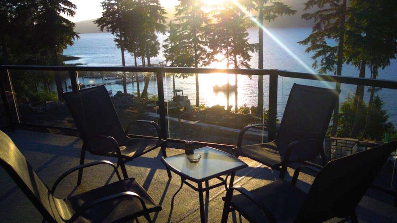 Photo of Patio Balcony in Port Renfrew
