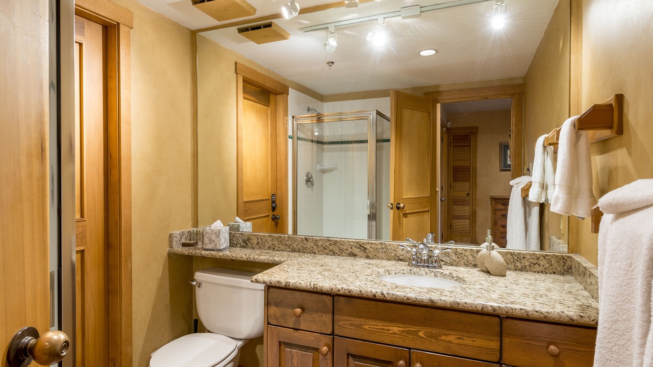 Photo of Bathroom in Nordic Estates