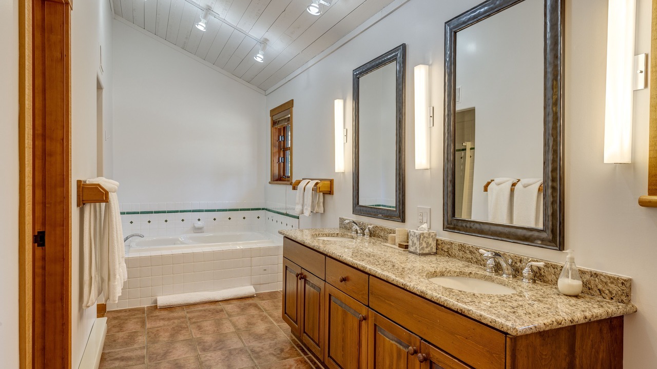 Photo of Bathroom in Nordic Estates