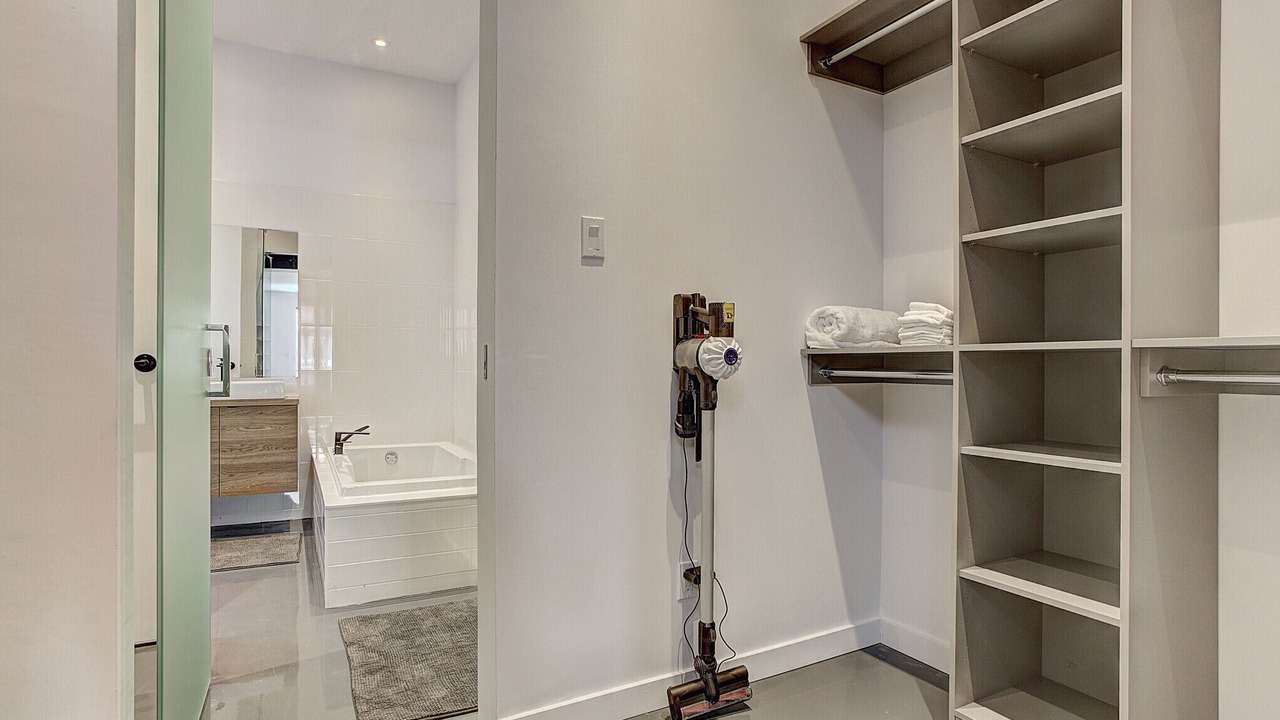 Photo of Bathroom in Pointe-Saint-Charles