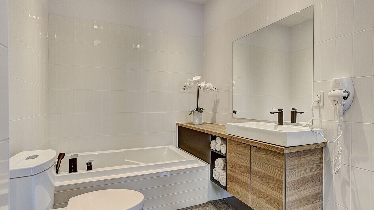 Photo of Bathroom in Pointe-Saint-Charles