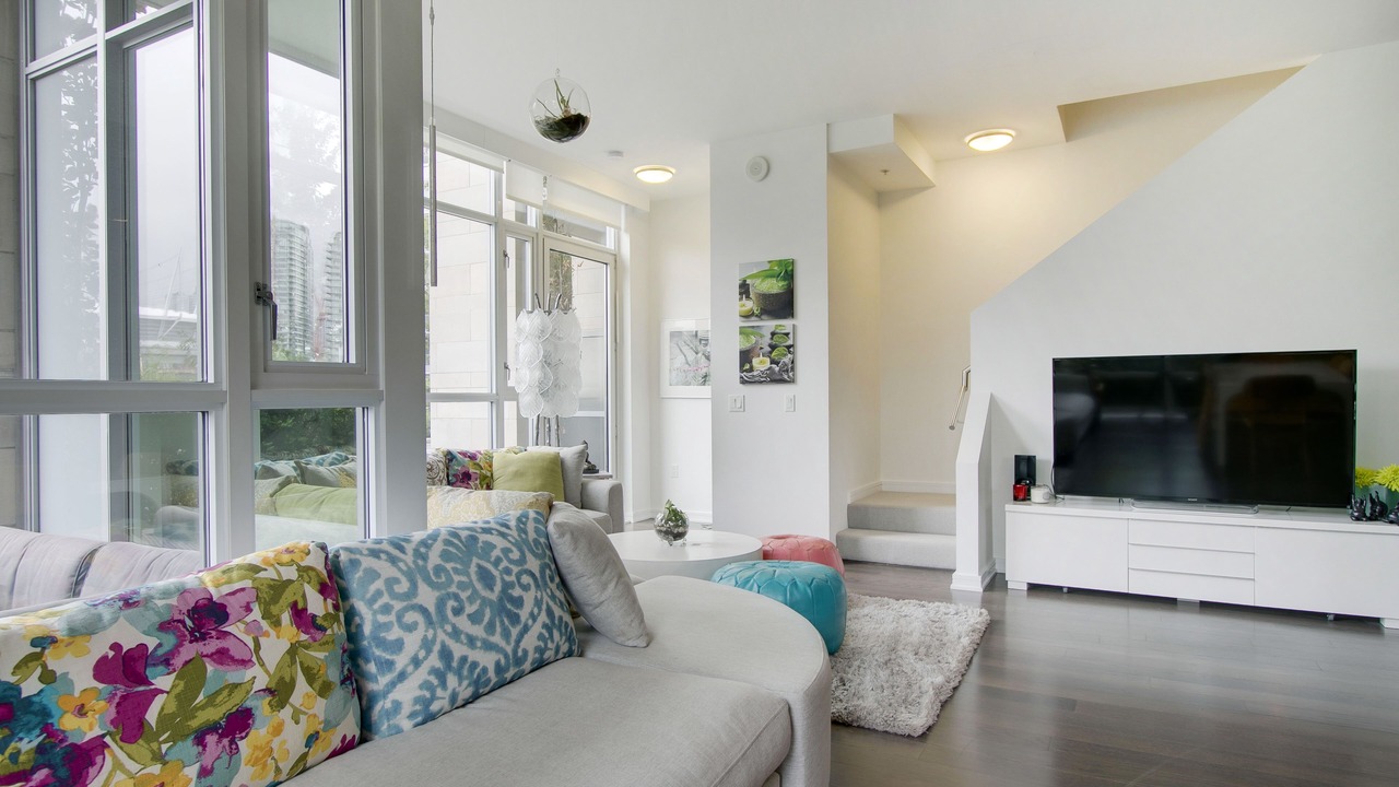 Photo of Livingroom in Southeast False Creek