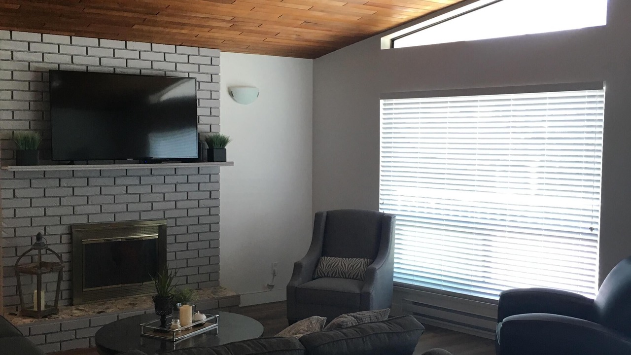 Photo of Livingroom in Downtown Squamish