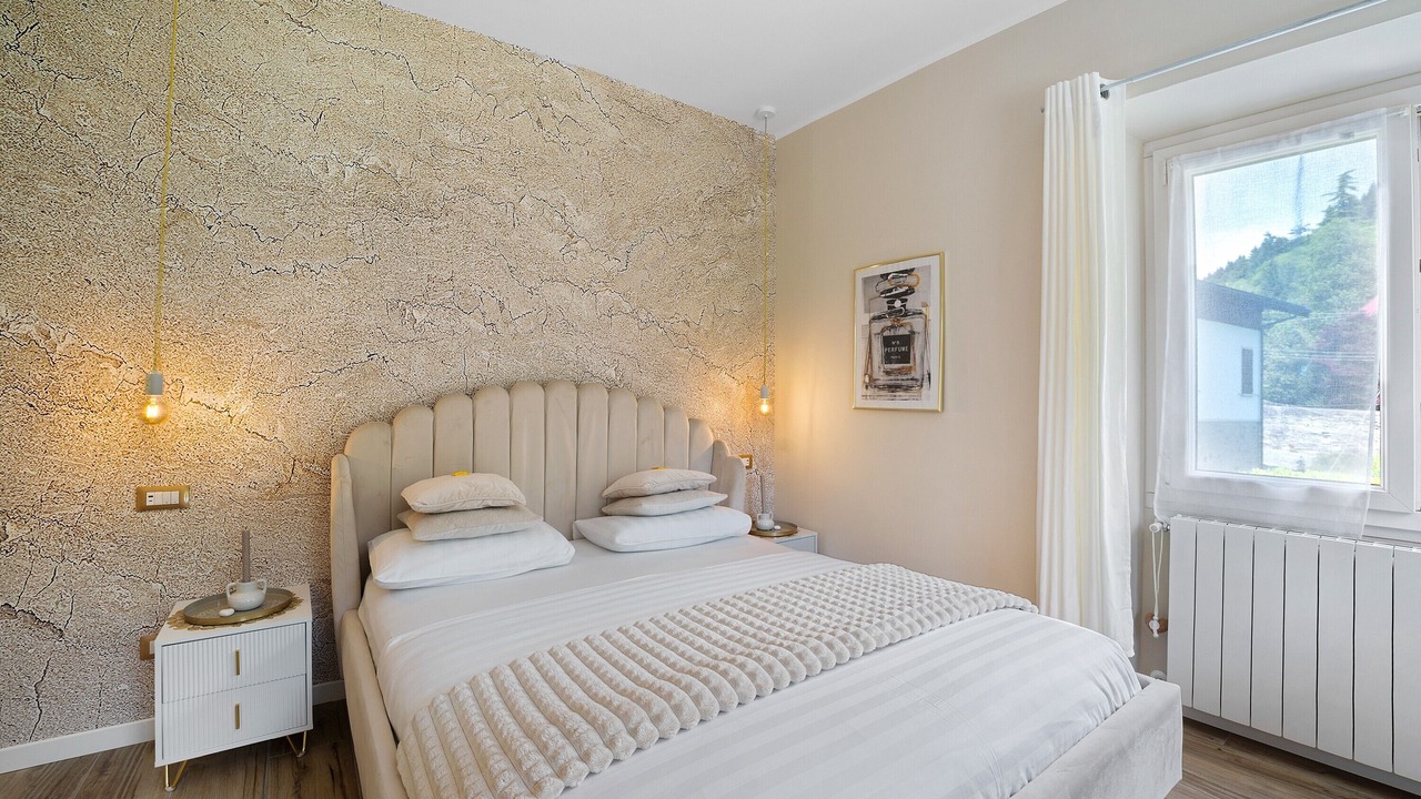 Photo of Bedroom in Bee