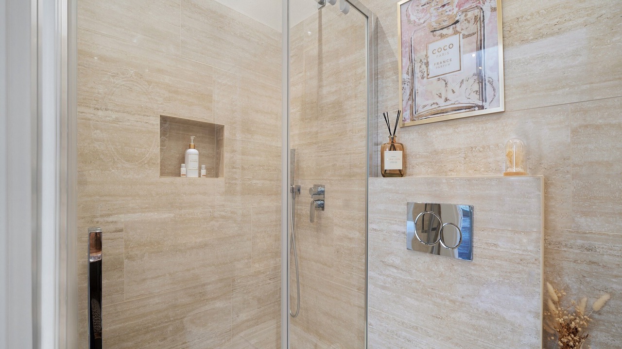 Photo of Bathroom in Bee