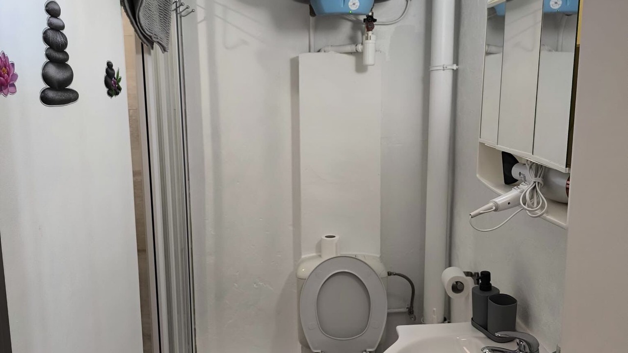 Photo of Bathroom in Dour